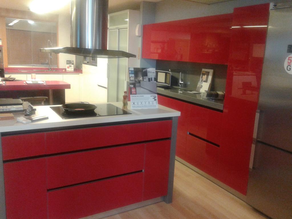KALPEMUR's tweet photo. Oferta especial en kalpemur por cambio de exposiciones. #innovacion http://t.co/OuWVeHO4Cd