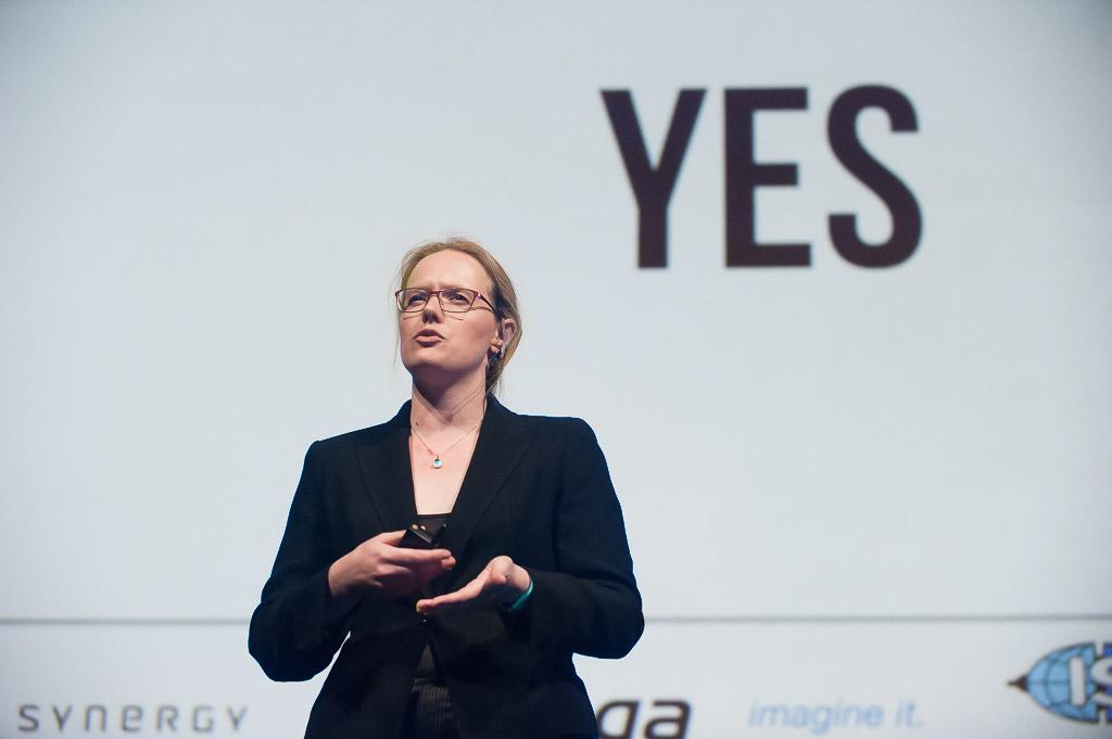 MammothBI's tweet photo. Watch #GeorginaArmstrong at @MammothBI speak on empowering #data through #visualisations http://t.co/azkYo9poKo http://t.co/1eqwOc9Jmm