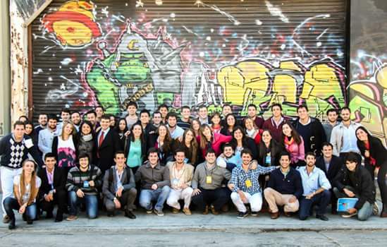 rominatovar's tweet photo. #FJP2015 @FrenteJovenAR Que gran experiencia!! Y salimos re chu en la foto! :D http://t.co/YNvapHg6fR