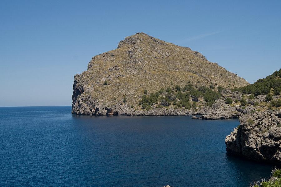 MajorcaDiscover's tweet photo. Sky is clear, 27ºC, some wind but a very nice day today in #Mallorca http://t.co/WdGs5MzqOT