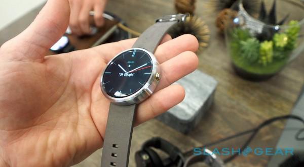 SmartWatchGoss's tweet image. Motorola Moto 360 Stainless Steel Smartwatch now £163 amzn.to/1JcBm6l