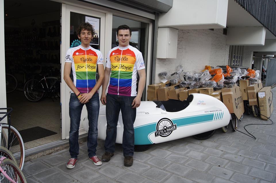 TeamHOOP's tweet image. Kijk eens aan, naast sponsoring maakt Fiets&amp;amp;Maker @Marius_Fiets ook mooie reclame voor ons! goo.gl/98i8K7