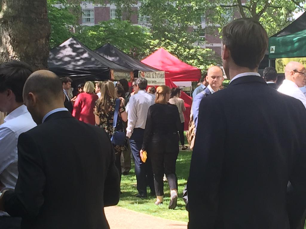 ShepherdsMkts's tweet photo. Just a couple more hours left. Don't miss out! @BakerStreetQ #PortmanSquare #streetfood #Streetisans http://t.co/782xOxH7yB