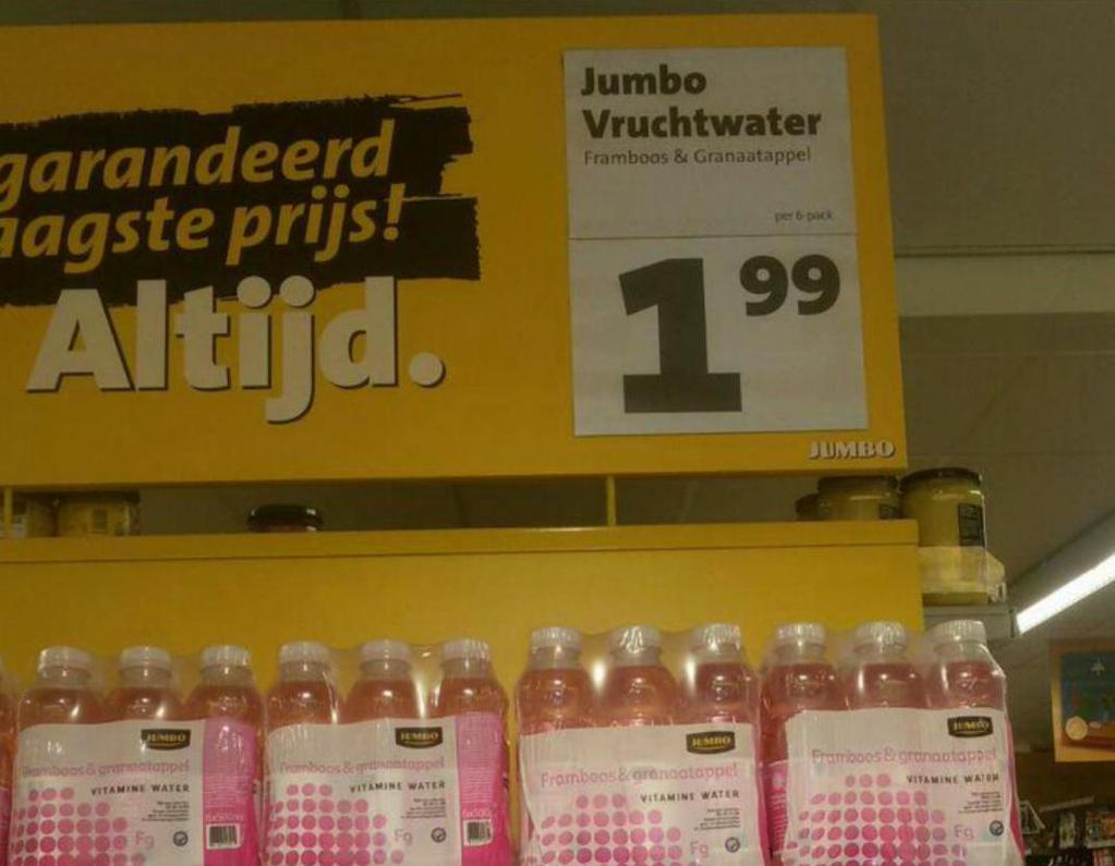 telegraaf's tweet photo. De meest bizarre aanbieding: vruchtwater te koop bij supermarkt http://t.co/fTAODM0G9r #Jumbo http://t.co/8TTGIYagQv