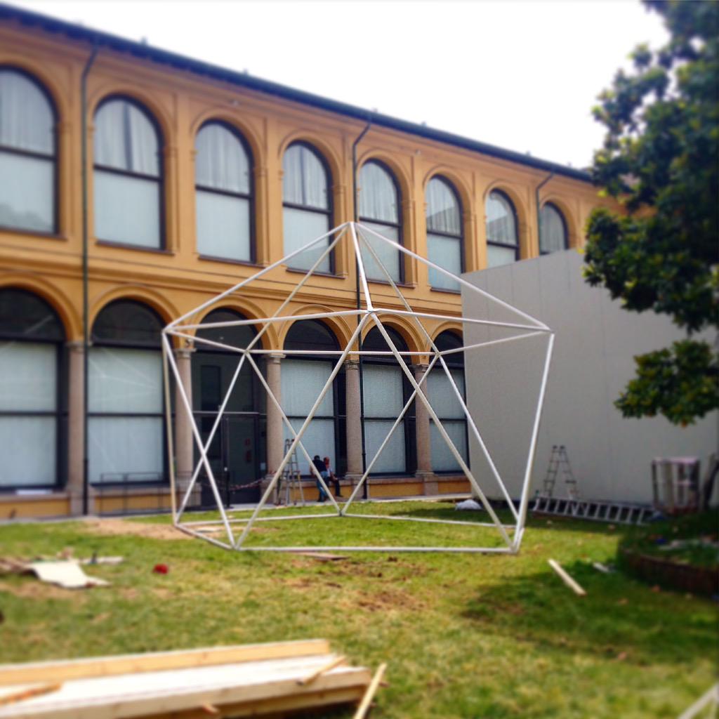 diegoterna's tweet image. è apparso l'icosaedro! #HubLeonardo #QTA @F_Stelline @chiaraquinzii @LeBonetti90