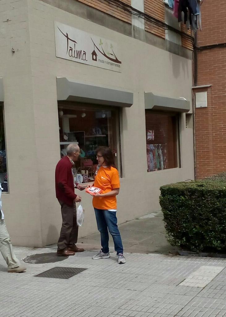 “<a href="/CsGijon/">Cs Gijón</a>: <a href="/SimalMara/">Mara Simal Ordás</a> candidata por Ciudadanos Gijón informando a lo gijoneses esta mañana. ”