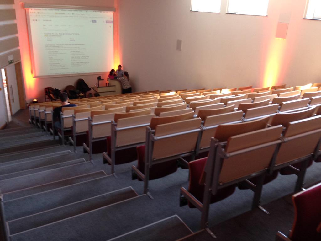 Fanny_Mayne's tweet photo. On attend plus que vous pour la #conferenceEAM sur les selfies à la #NUITDESMEDIAS15  #ihecs #eam http://t.co/Fq6oLQQFyb