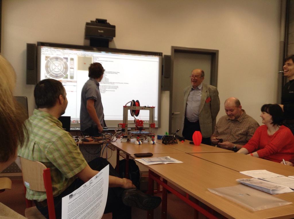 h_lazarova's tweet photo. @scientix_eu 3D print workshop at the final conference of project #NatTech Ostrava http://t.co/lXPmiLnym6