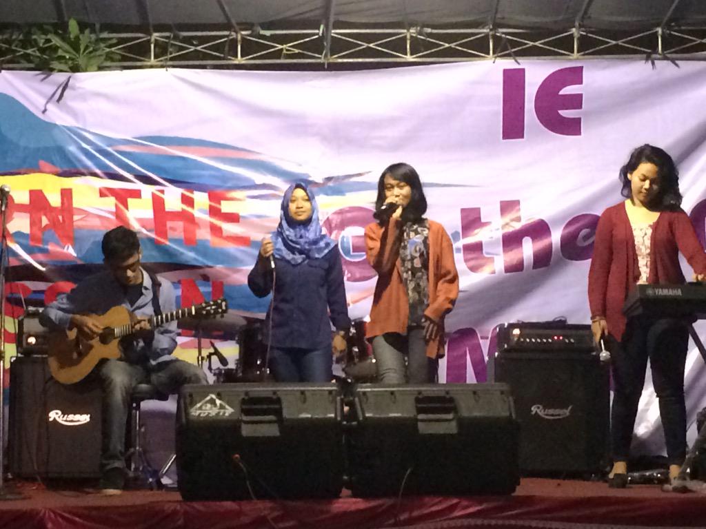 HMTI_ITS's tweet photo. Saat ini sedang ada performance dari @ieits2014 http://t.co/M5yRcbotuj