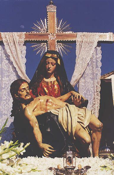 G_J_Alhambra's tweet photo. Tal día como hoy, Nuestra Madre bajaba hace quince años a la Catedral para ser Coronada Canónicamente. http://t.co/tNelqyIrab
