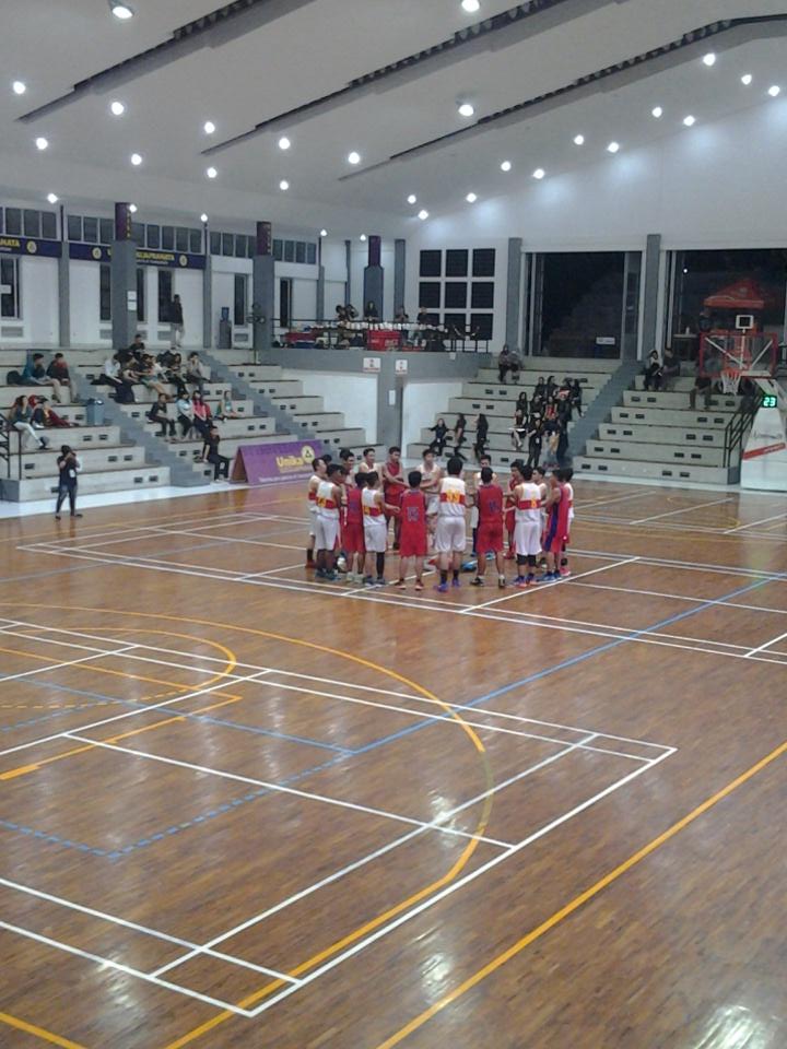 Kobongan2016's tweet photo. Selamat FT UNSOED PEMENANG #KOBONGAN2015 dgn skor akhir 38-34!!!!! http://t.co/8hwRyVKjz2