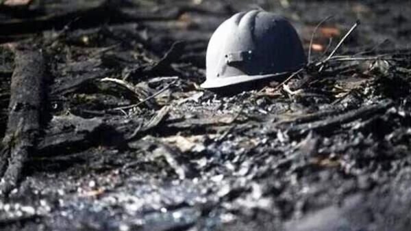 Soma maden faciasının 1.yılında, faciada yaşamını yitiren 301 maden işçimizi saygı ve rahmetle anıyoruz.