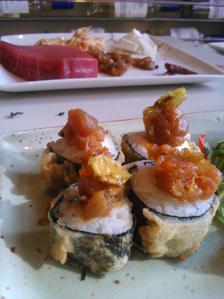 dzevallosgiglio's tweet photo. Nueva carta de sushi en @PFChangsChile innovadoras creaciones y exquisitos sabores #MeEncantó #SushiLovers http://t.co/yOsaiB9Wf2