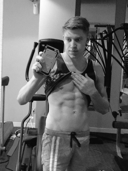 Been working out all weekend and now it's time for me to get back on cam. Join me at http://t.co/wGhKSQOWeG