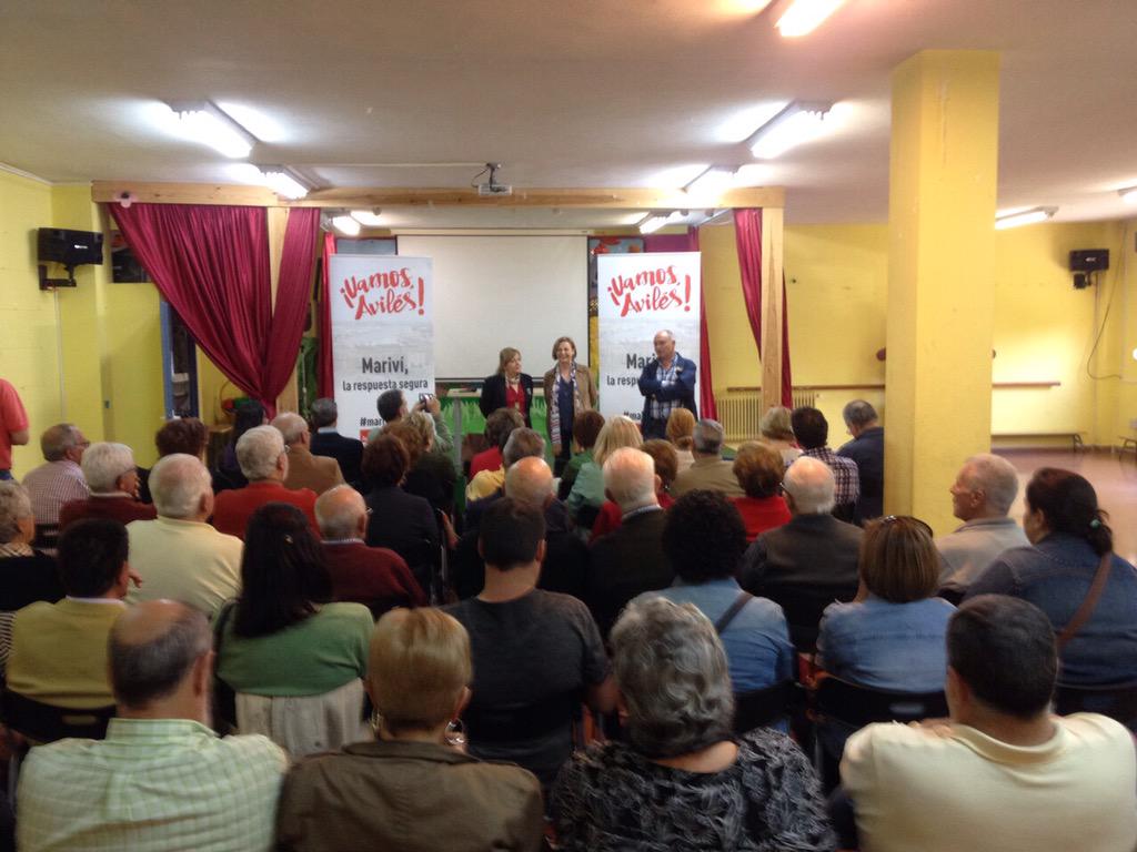 mariviaviles's tweet photo. Hoy estamos con la gente de Llaranes. Seguimos hablando de tú a tú, barrio a barrio #mariviaviles #LaAsturiasDelSí http://t.co/rySDqTTUph