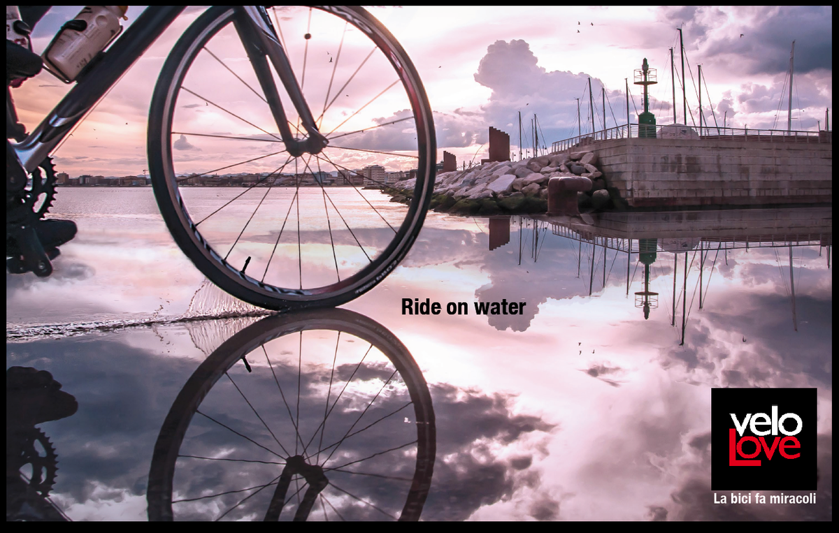 VEL0Love's tweet photo. Cammina pure sull'acqua !
#VeloLove 16-17 maggio. La bici in città fa miracoli con @MagnalongaBici e #GraBike http://t.co/AnZYV7wLy1