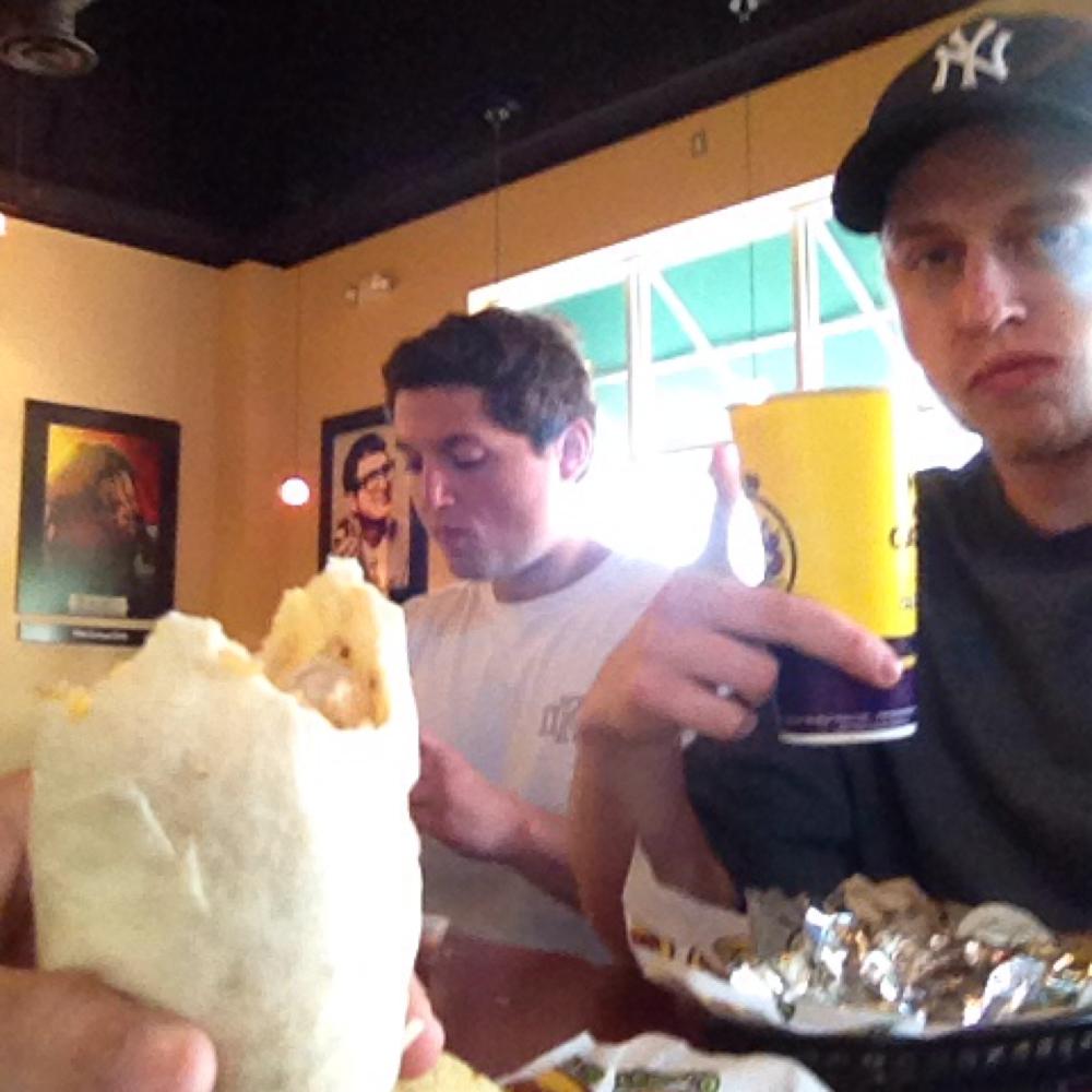 JoeyADayFor120's tweet photo. Day 117 - Only 3 more Joeys to be eaten #WelcomeToMoes  @Moes_HQ @getStealz http://t.co/mCmiK1Edpk
