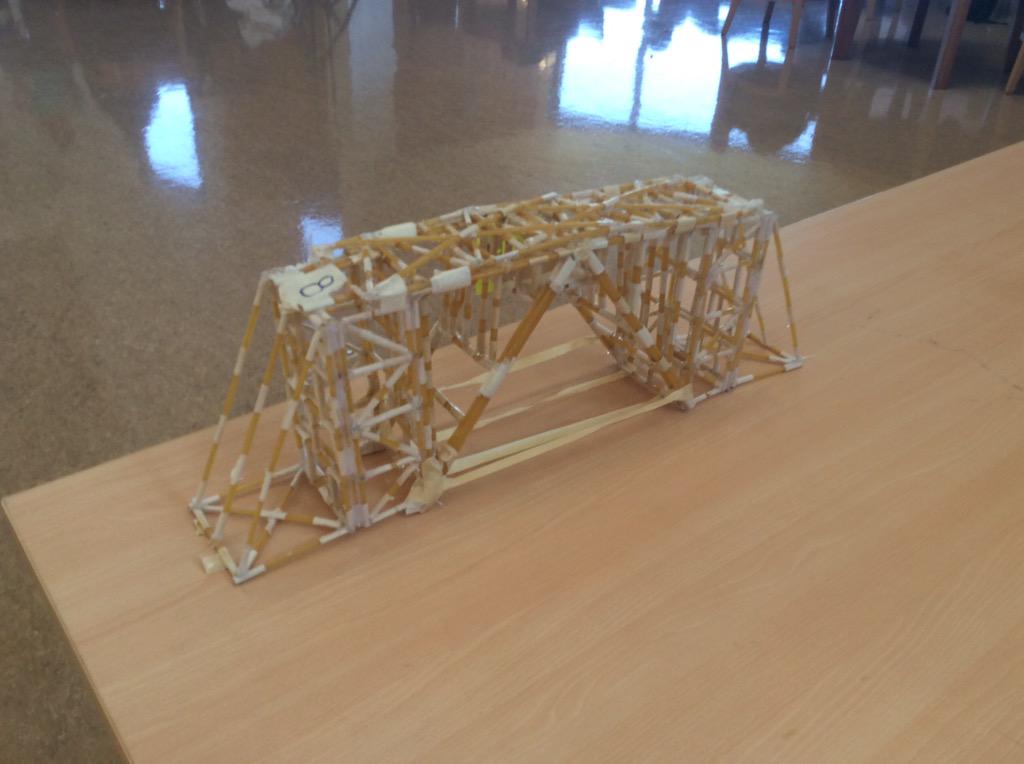 UAI_VINA's tweet photo. Puentes de Fideos eficientes es el Desafío de Ingeniería de hoy para los alumnos de @ingenieriaUAI @ceic_uai http://t.co/ILfDZHL4Sg