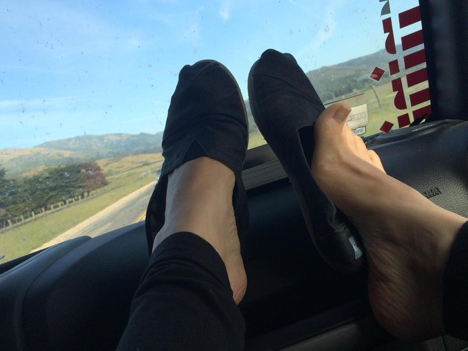 My Tom's absolutely reek. Who wants em? http://t.co/Hs3wVXVktH<a href="/tag/glovefetish"class="tags"><span>#glovefetish</span></a>