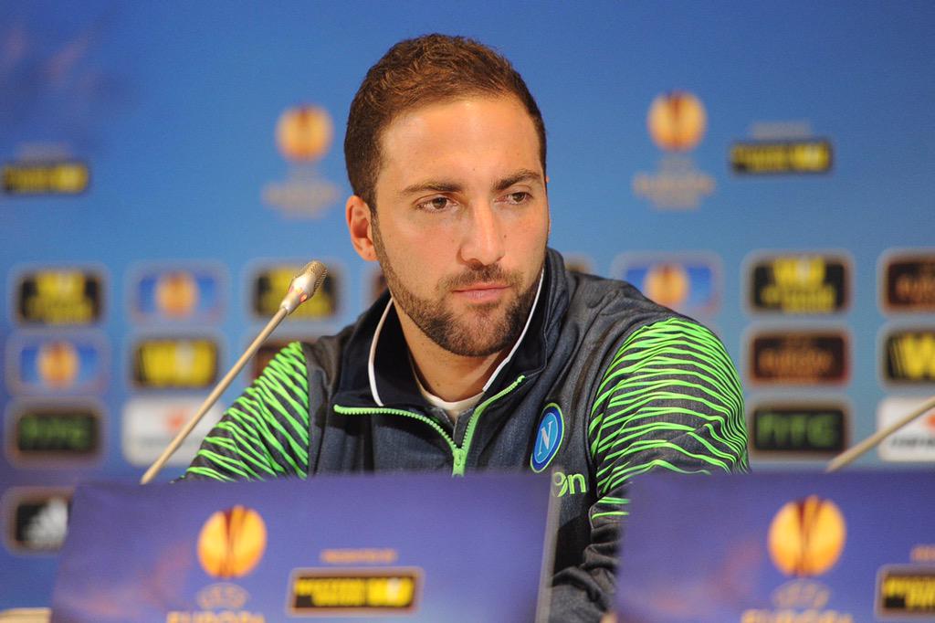 sscnapoli's tweet image. 4 FOTO | Le immagini della conferenza stampa di #Benitez e @G_Higuain #DniproNapoli #ForzaNapoliSempre
