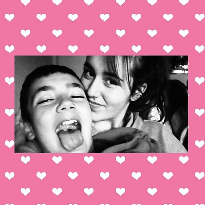 ines_15_10's tweet photo. ‘Pero, dejaría todo por uno de tus abrazos' #Hermanito https://t.co/IVAHjkFdQH http://t.co/yuFMSoh6Vs