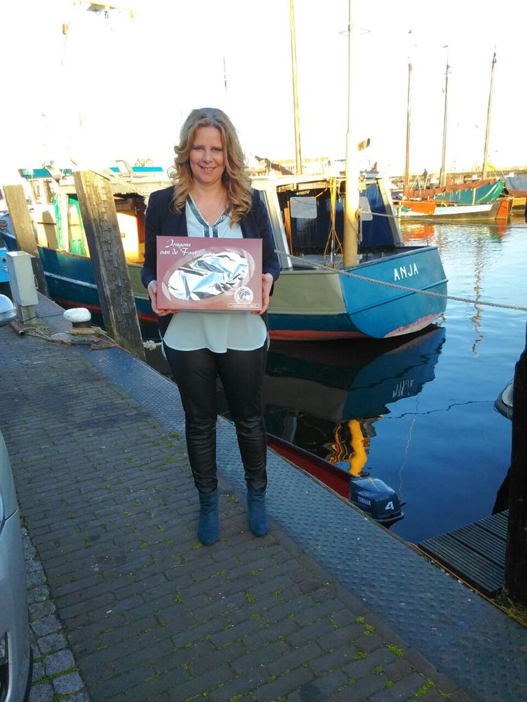 AnjaKeuter's tweet photo. Op weg naar Amsterdam met gratis scholfilet van de jongens van de fant bij ons. http://t.co/lDBBCMkE59