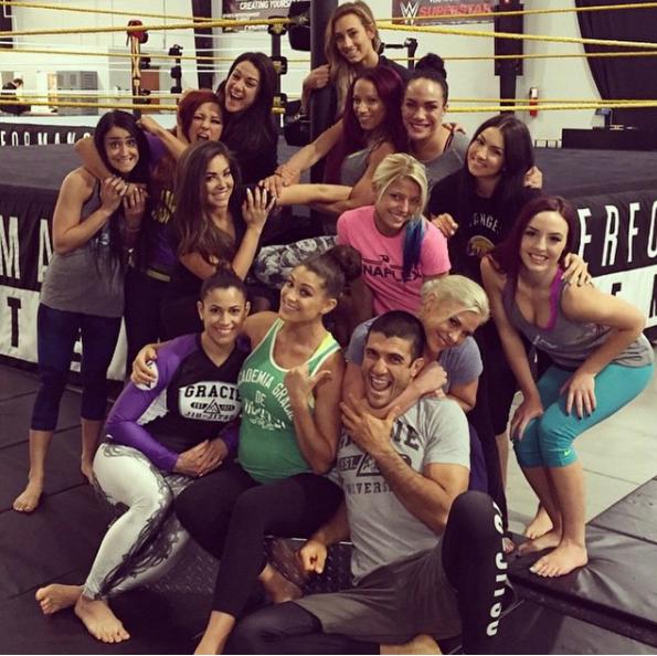 jadeshalo's tweet image. This picture makes me so happy