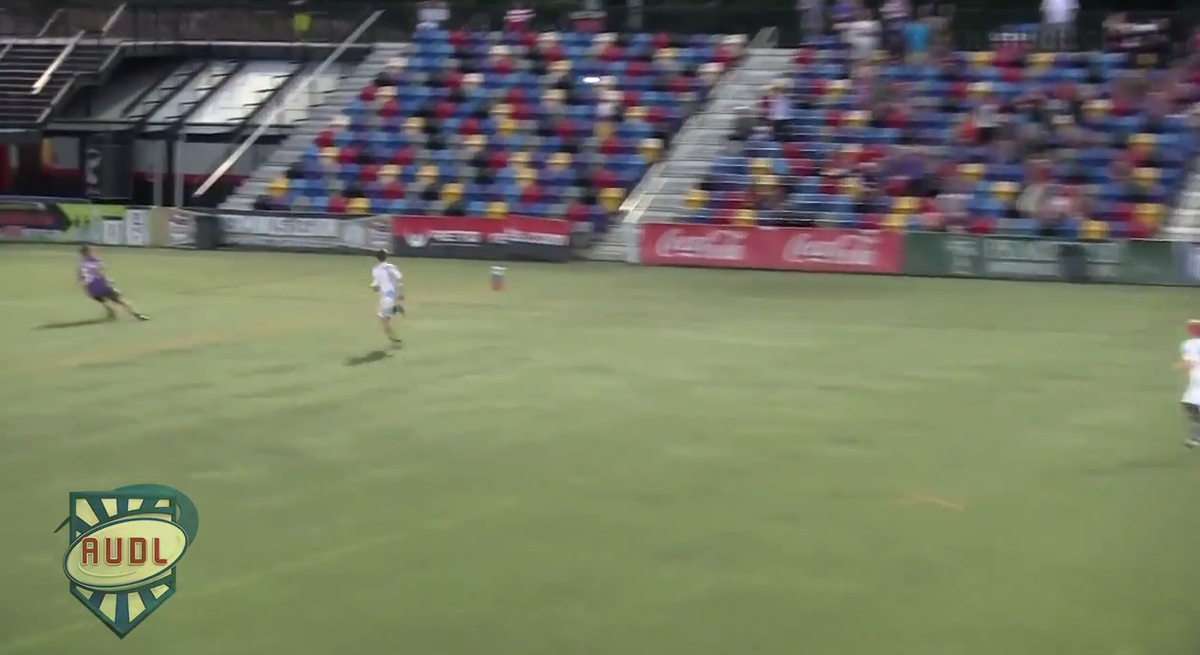WATCH: The <a href="/atlantahustle/">Atlanta Hustle</a>'s Game-Saving Snake In The Grass Play -> ultiworld.com/livewire/watch…