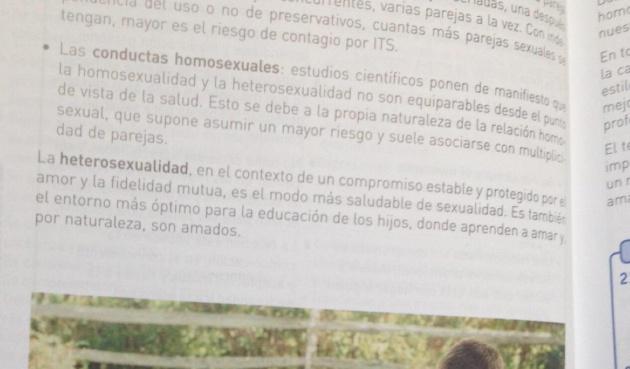 el_pais's tweet photo. Cuenta @verne que retiran el libro de texto que dice que ser homosexual pone en juego la salud http://t.co/d57hbJBdbt http://t.co/u2WmfW6RlR