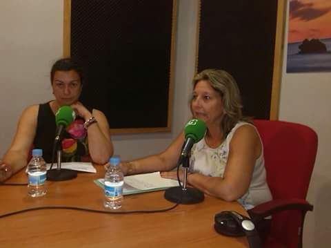 psoeconil's tweet photo. Salud Camacho y Teresa Galindo  intervienen en RJC 107.1 FM dan a conocer nuestras propuestas #NosUneConil #VotaPsoe http://t.co/9jIV8qBwoR