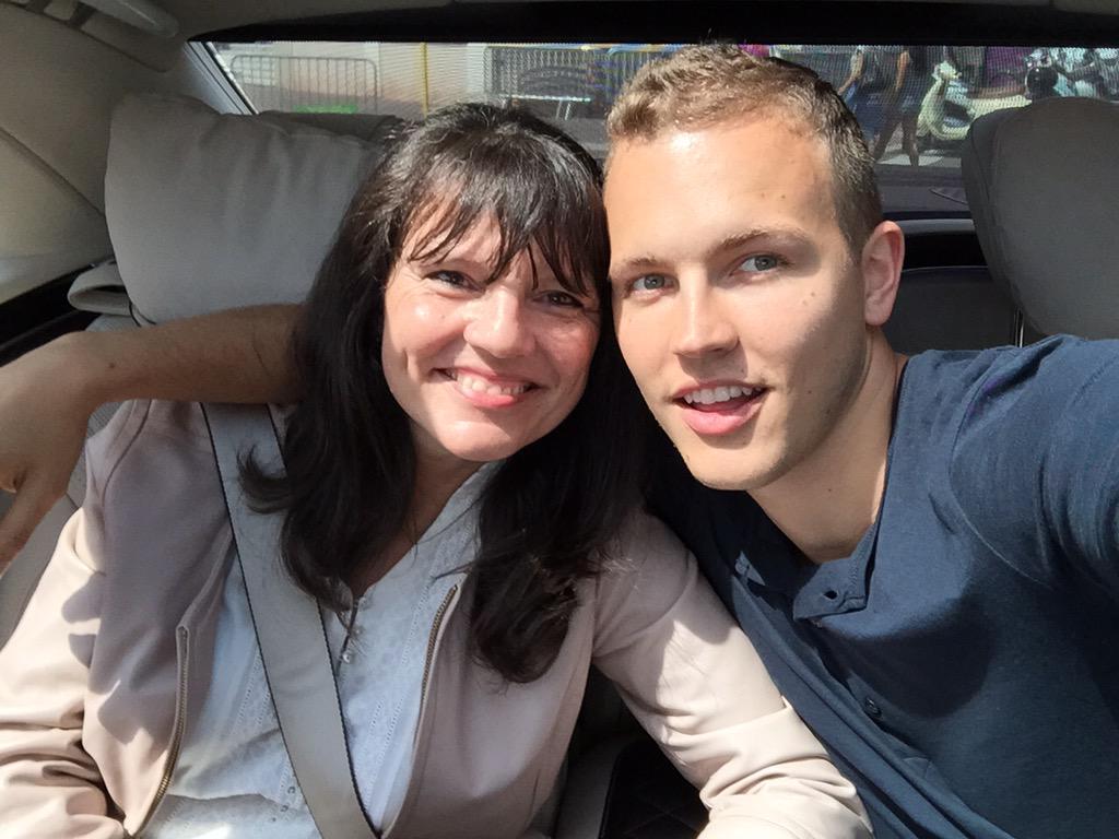 jeromejarre's tweet photo. TAKING THE WOMAN OF MY LIFE TO #CANNES2015 WITH @LOREALPARIS �� ALWAYS TREAT YOUR MOM LIKE A QUEEN. ALWAYS ALWAYS. http://t.co/xEktk8Bb4S