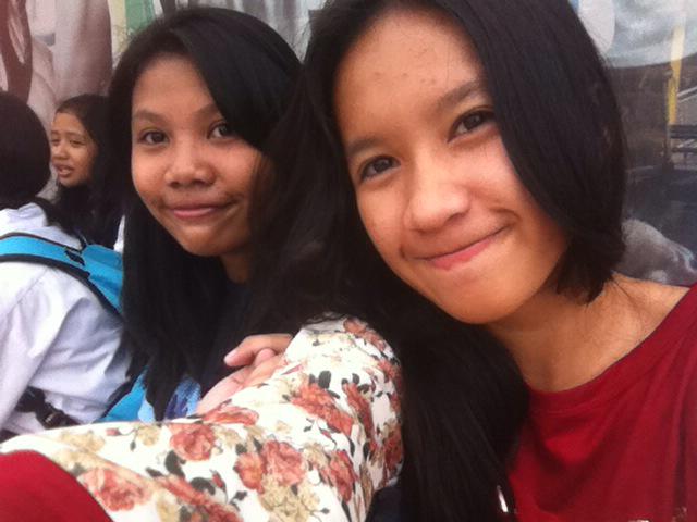 efatrnnd's tweet photo. Bareng caca ya hihi{} @chaca_ariesti http://t.co/zxWvEpB0Ej