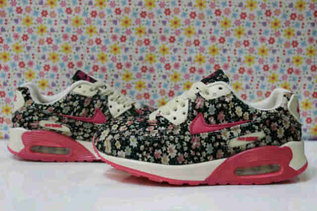 NoriskaNogel's tweet photo. BIG SALE 
NIKE airmax flower VIETNAM QUALITY
size36-40 280rb

pin : 75078d0f
line : cakra_bsm
wa/sms : 081320603643 http://t.co/NeZAJD7pQ3