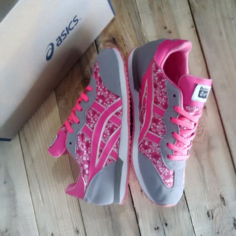 NoriskaNogel's tweet photo. BIG SALE 
ASICS ONITSUKA VIETNAM QUALITY
size36-40 240rb

pin : 75078d0f
line : cakra_bsm
wa/sms : 081320603643 http://t.co/m0jqWvA9MY