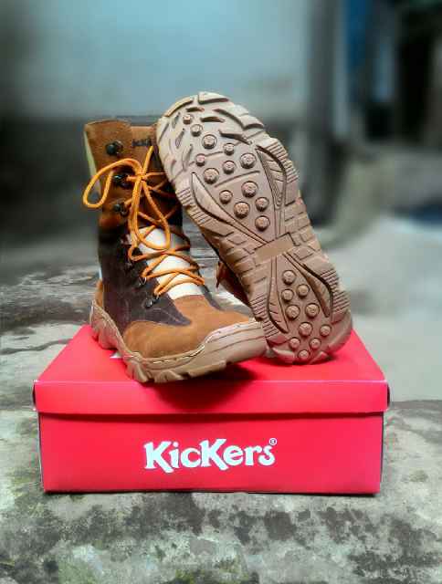 NoriskaNogel's tweet photo. BIG SALE 
KICKERS BOOT HIGH PREMIUM
size36-40 350rb

pin : 75078d0f
line : cakra_bsm
wa/sms : 081320603643 http://t.co/69nnRwkb4t