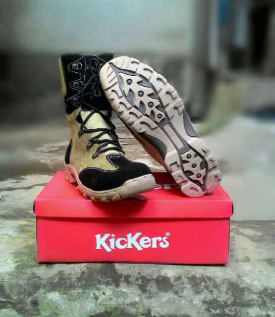 NoriskaNogel's tweet photo. BIG SALE 
KICKERS BOOT HIGH PREMIUM
size36-40 350rb

pin : 75078d0f
line : cakra_bsm
wa/sms : 081320603643 http://t.co/m8NJH7lEYI