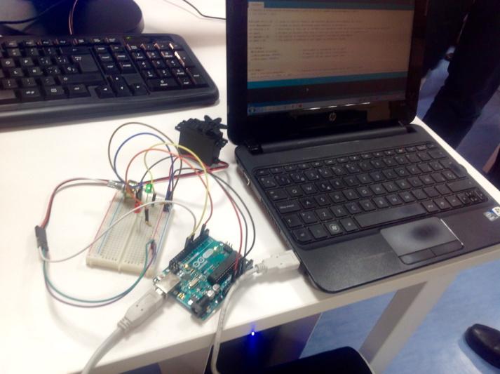 Hugoodear's tweet photo. Control de movimiento de tren #CODEMadrid #CTIFCapital @ohmric19 http://t.co/raYjI45OOK