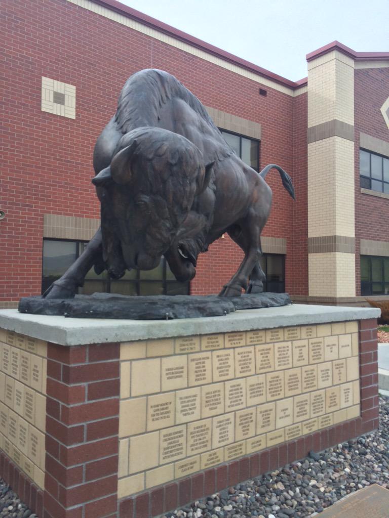 CoachPFieldTurf's tweet photo. Great visit w/ Coach Hammond at Buffalo HS. #wyojackets #2016prospects @BHSUFootball http://t.co/ZA0mYgeAeH