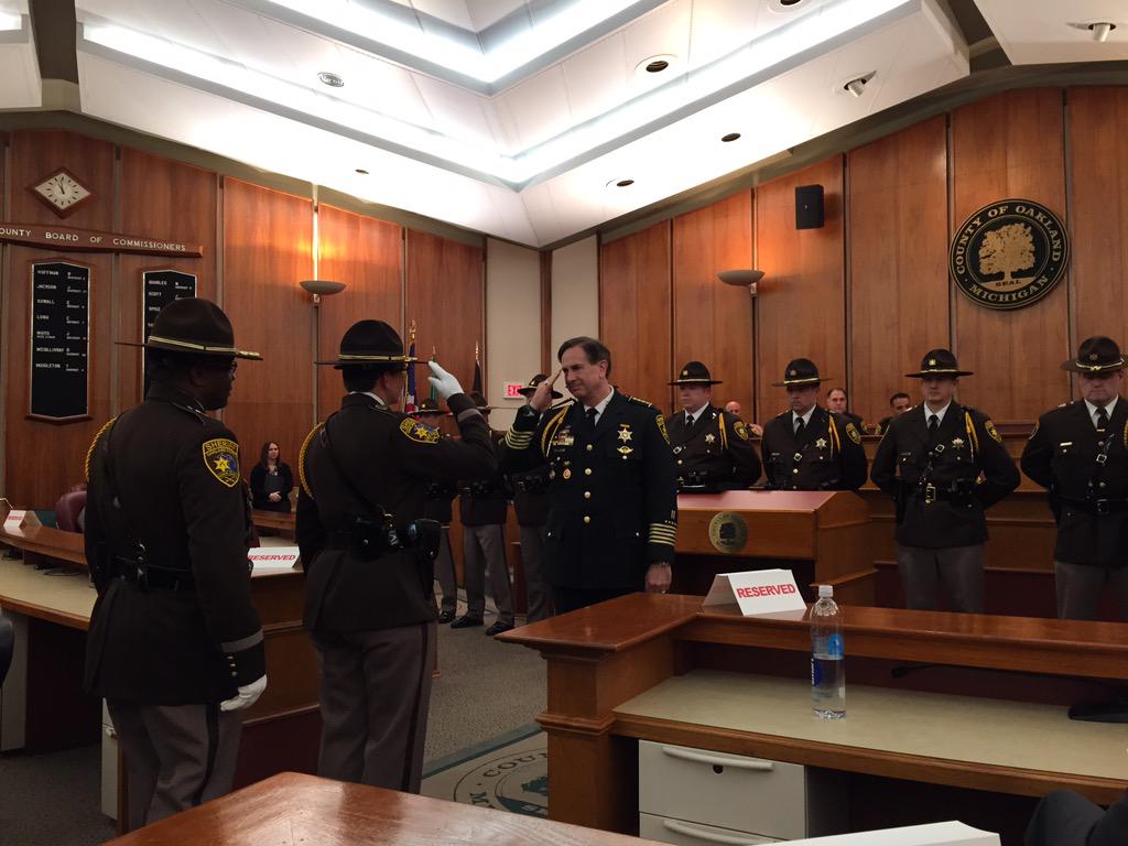 MayorBarnett's tweet photo. Proud to honor the men and women of the @oaklandsheriff at their awards ceremony.  @RochesterHills @WriteInBarnett http://t.co/nUMH1UxvYj