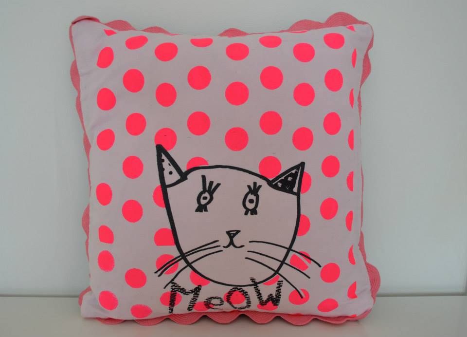 anatemdecor's tweet photo. Here we are...some of our favourite cushion designs #interiors #homedecor #art http://t.co/6xC5Pd98a8