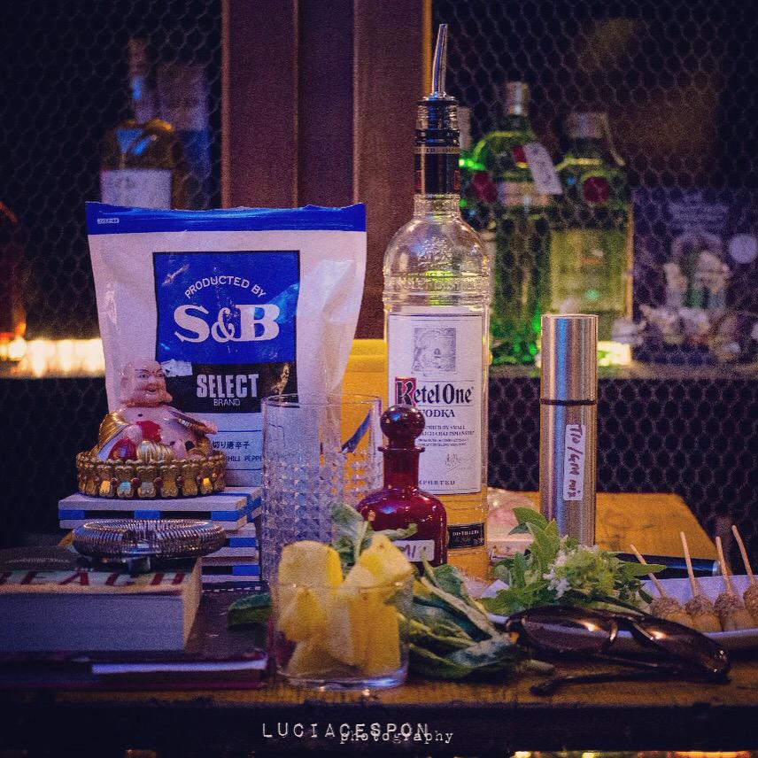 charlesginbo's tweet photo. The Ladyboy #WorldClass2015 #KetelOneVodka #TanquerayTen #GrandMarnier #ginbobar #cocktails @Ginbobar http://t.co/SWt65vCAaX