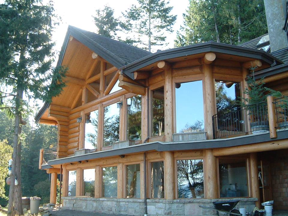 ArtisanLogHomes's tweet photo. Did you know that #FullScribe #LogHomes are considered to be the “classic log home”. http://t.co/4Fe7CLfrD5