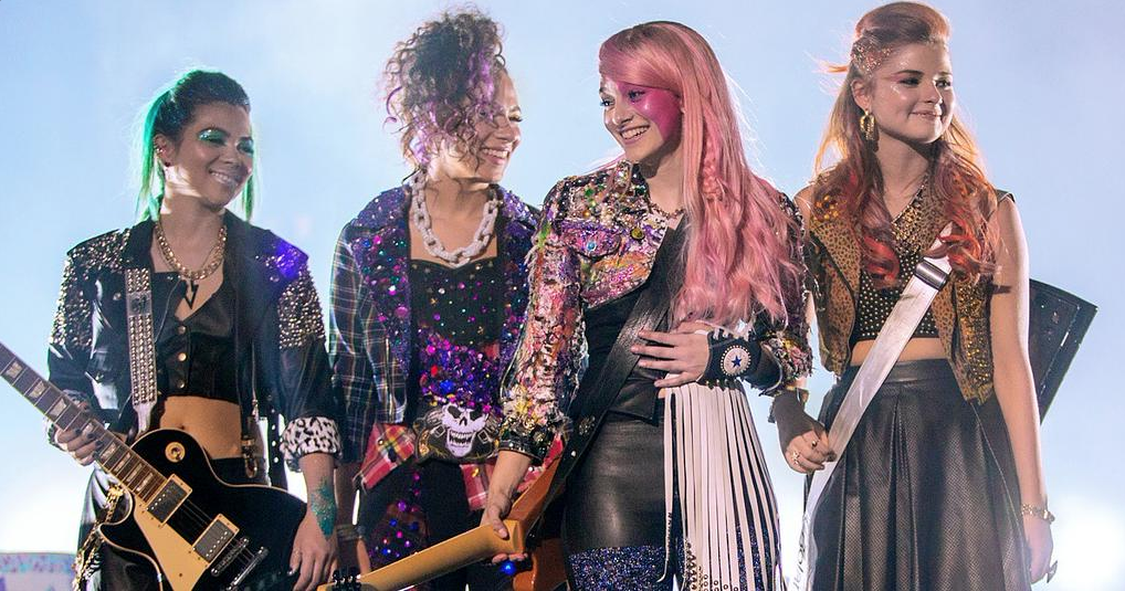 bambini_eu's tweet photo. Jem e le Holograms: il trailer italiano con gli One Direction - http://t.co/s0dKbQRqAU http://t.co/7lukzo2EDc