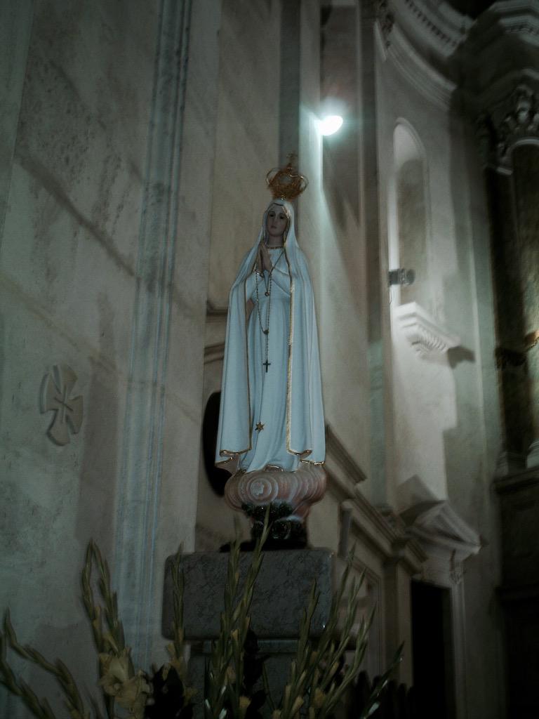 JeanPaulVC's tweet photo. #Fatima2015 nuestra devoción al Corazón Inmaculado, 13 de mayo Virgen de Fátima: el poder de la oración y del Rosario http://t.co/6XtxPsDJNT