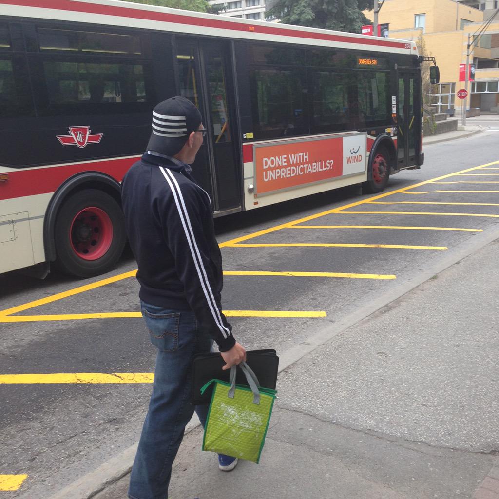 djjuggles's tweet photo. Online course means never missing the bus #bigideasyu #rocketwaitsfornoone #ttcnotices #yorku #scitechmath http://t.co/VqvGTc0qIy