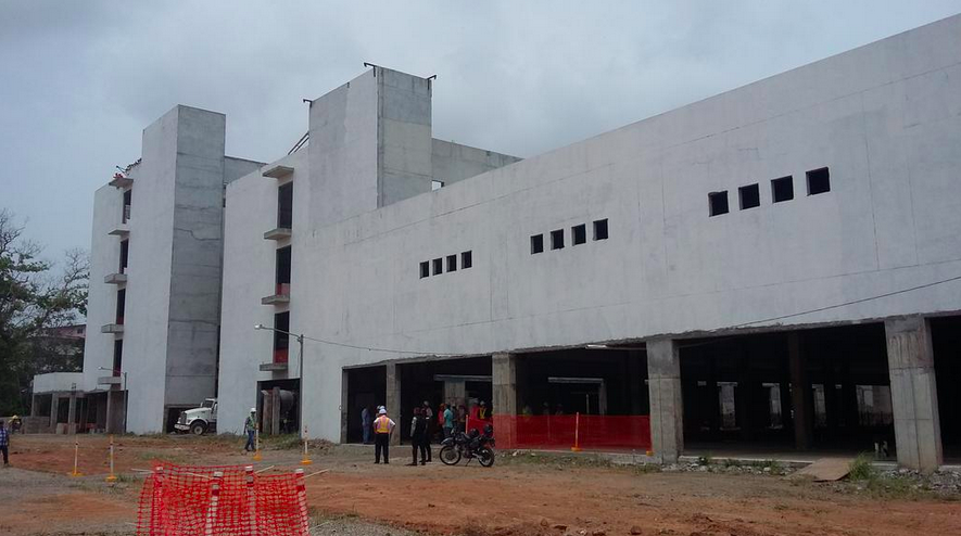 fedehumbert's tweet photo. En estos días estuve inspeccionando el nuevo Hospital Manuel Amador Guerrero, en la Provincia de Colón. http://t.co/kVkzHWEE1k