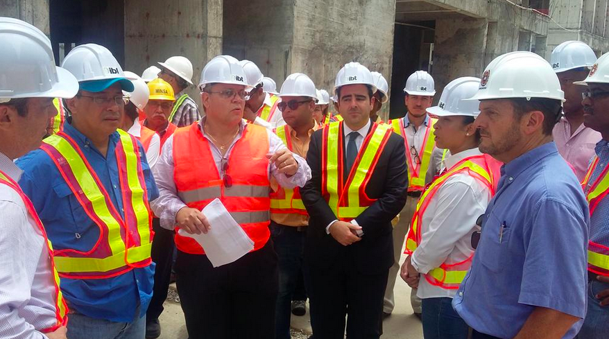 fedehumbert's tweet photo. En estos días estuve inspeccionando el nuevo Hospital Manuel Amador Guerrero, en la Provincia de Colón. http://t.co/kVkzHWEE1k