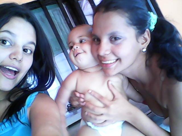 nikkimoreno13's tweet photo. Cuanta  falta me hacias  hermana las amooooo😉 Paola Moreno you Ileana Moreno http://t.co/RjsmLMSVW8