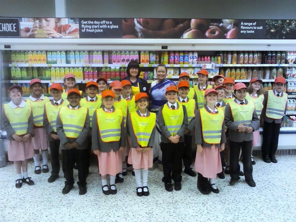 <a href="/EatHappyProject/">EatHappyProject</a> <a href="/FilRandall/">Fil Randall</a> @Tia_MaryP great Indian themed F2F visit today with Ashbrooke House