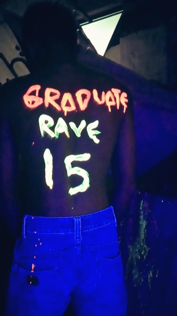 Graduate rave
Open gate 15:00
Closed gate 19:00
Info line : kotkotok

Penukaran tiket closed jumat 15:00